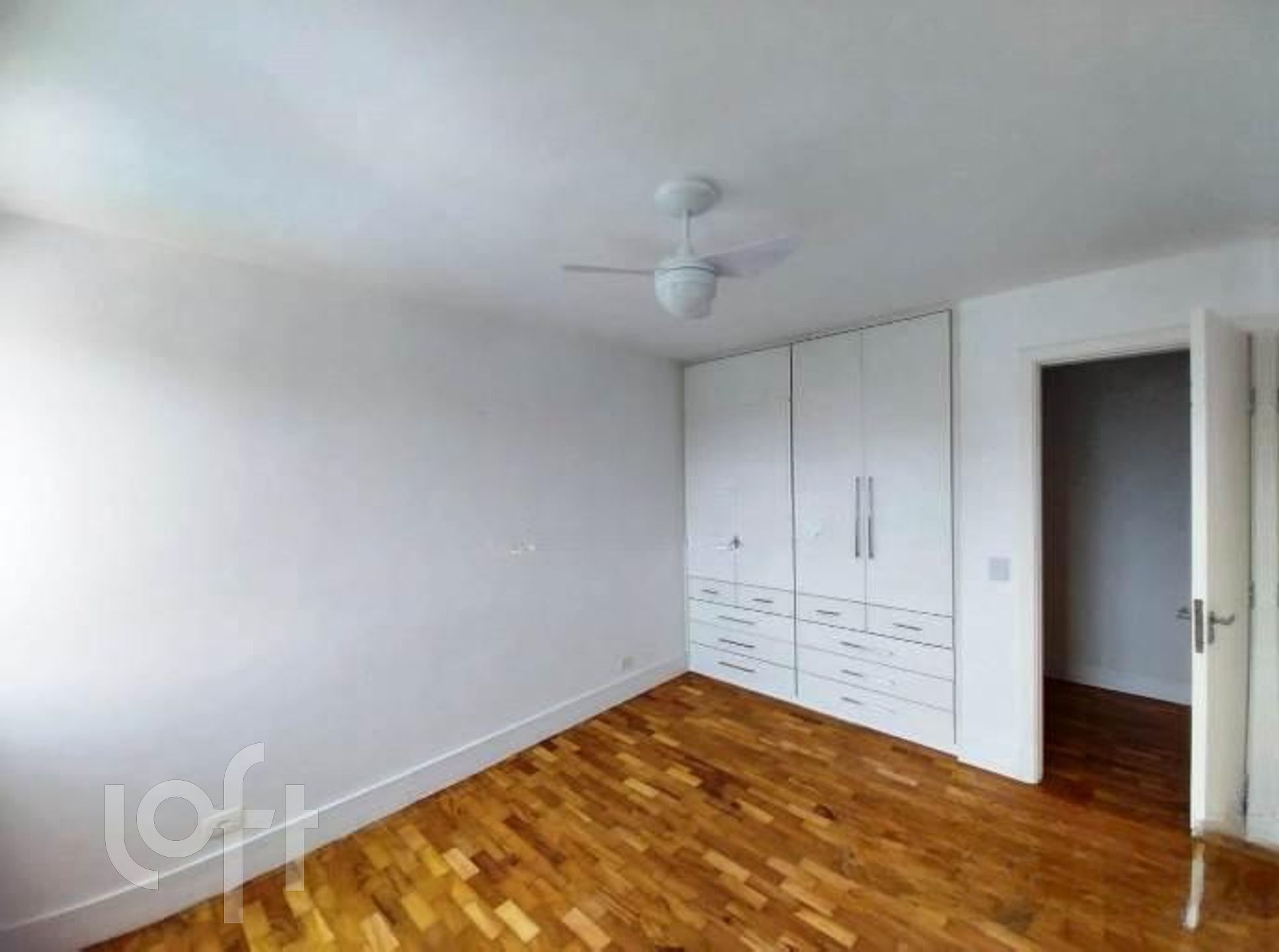 Apartamento à venda com 3 quartos, 140m² - Foto 11