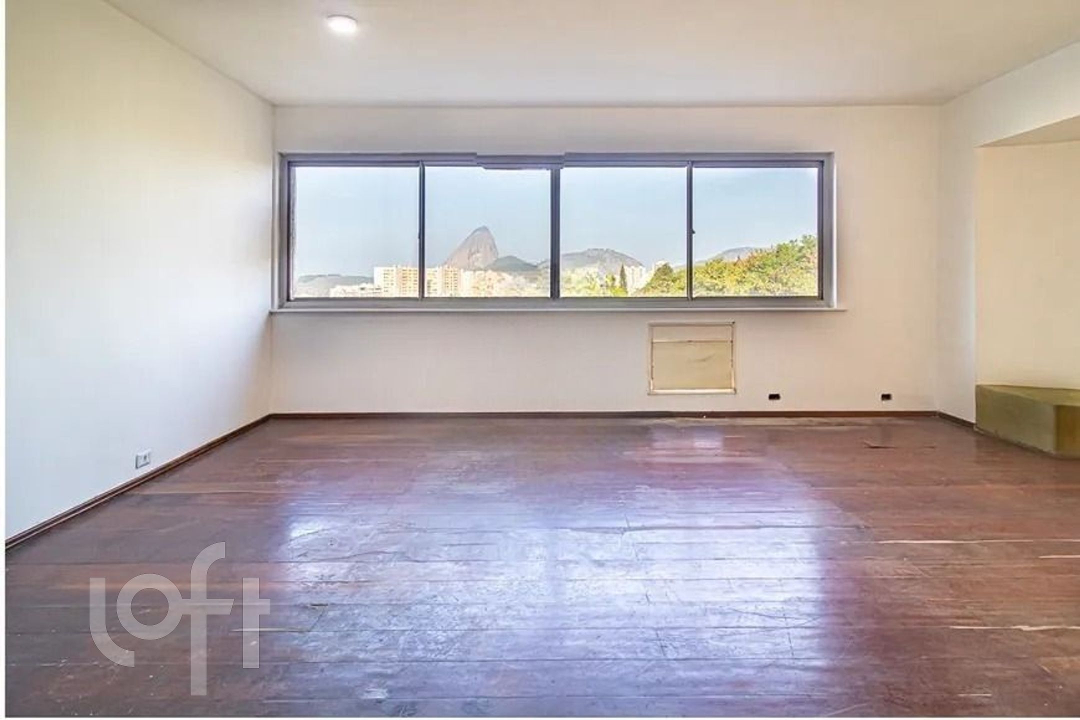 Apartamento à venda em Laranjeiras com 270 m², 4 quartos, 1 suíte, 1 vaga