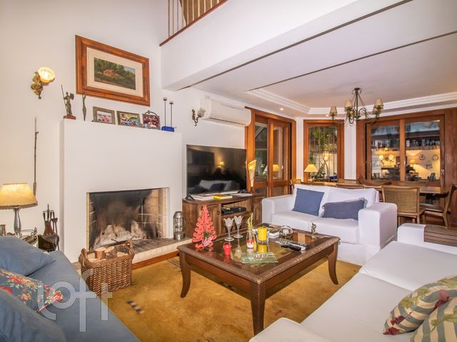 Casa em Condomínio com 257m², 4 dormitórios, 2 suítes, 2 vagas, Boa Vista em Porto Alegre