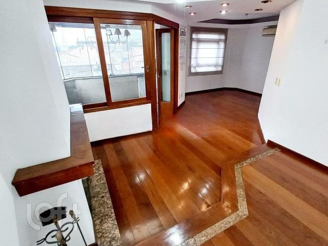 Apartamento com 127m², 3 dormitórios, 1 suíte, 3 vagas, Vila Ipiranga em Porto Alegre