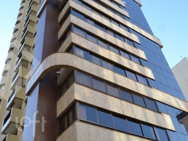 Apartamento com 248m², 3 dormitórios, 3 suítes, 4 vagas, Petrópolis em Porto Alegre
