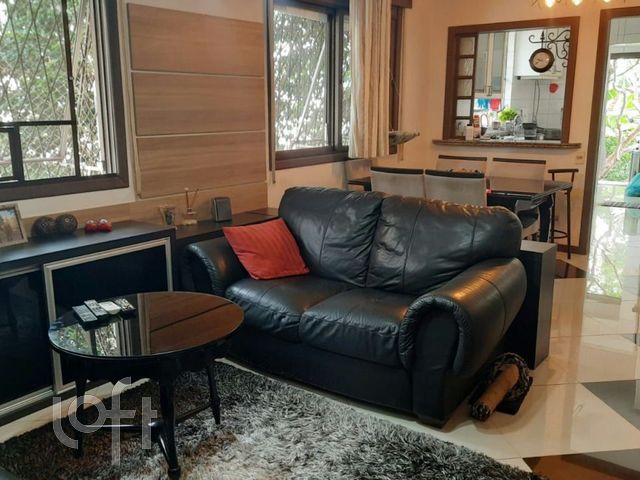 Casa com 263m², 2 dormitórios, 1 suíte, 3 vagas, Petrópolis em Porto Alegre