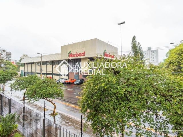 Apartamento com 92m², 2 dormitórios, 1 vaga, Menino Deus em Porto Alegre