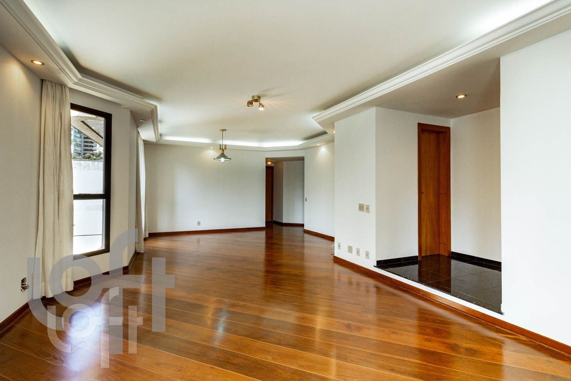 Apartamento à venda com 4 quartos, 157m² - Foto 1