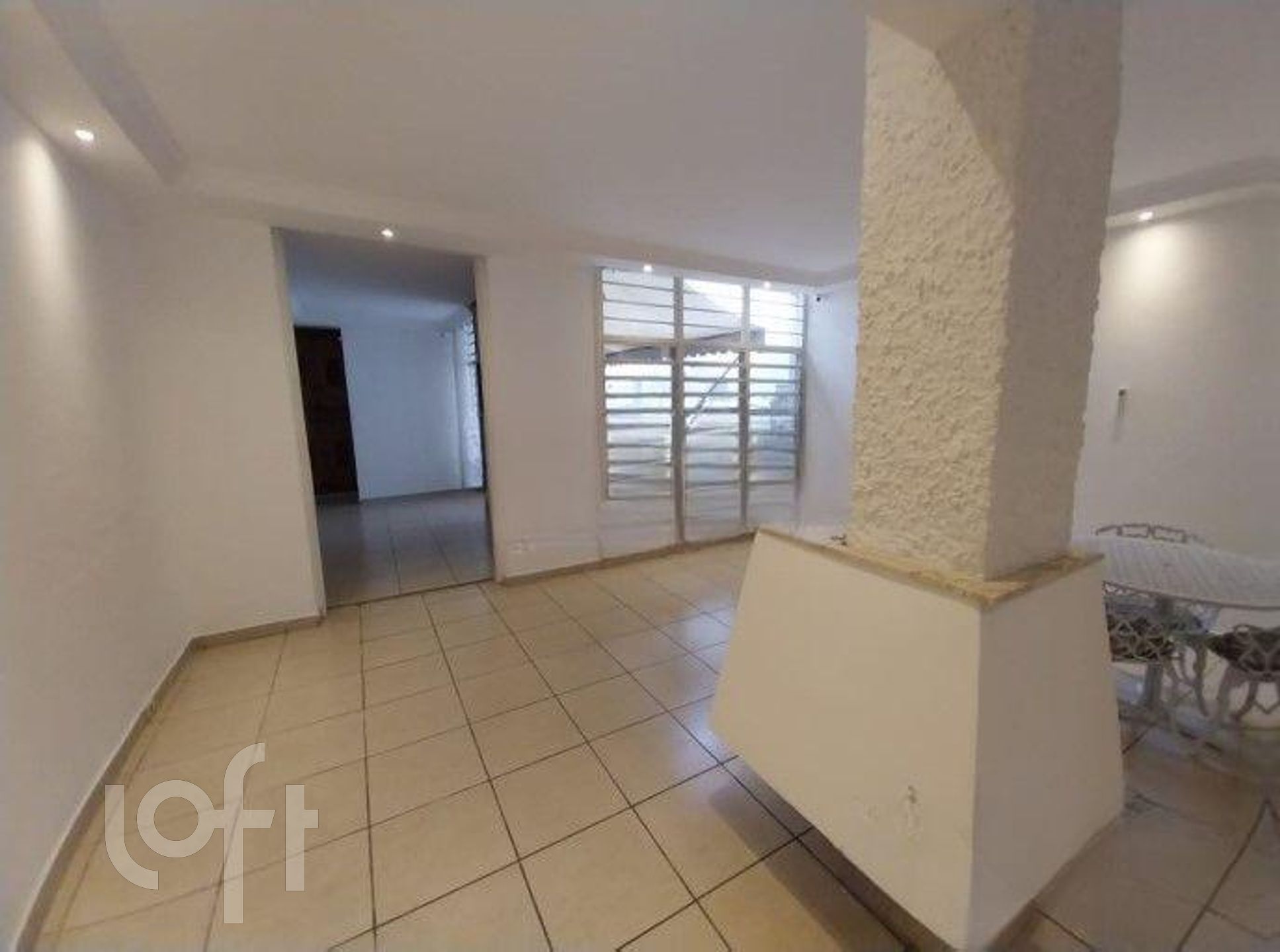 Casa à venda com 3 quartos, 142m² - Foto 2