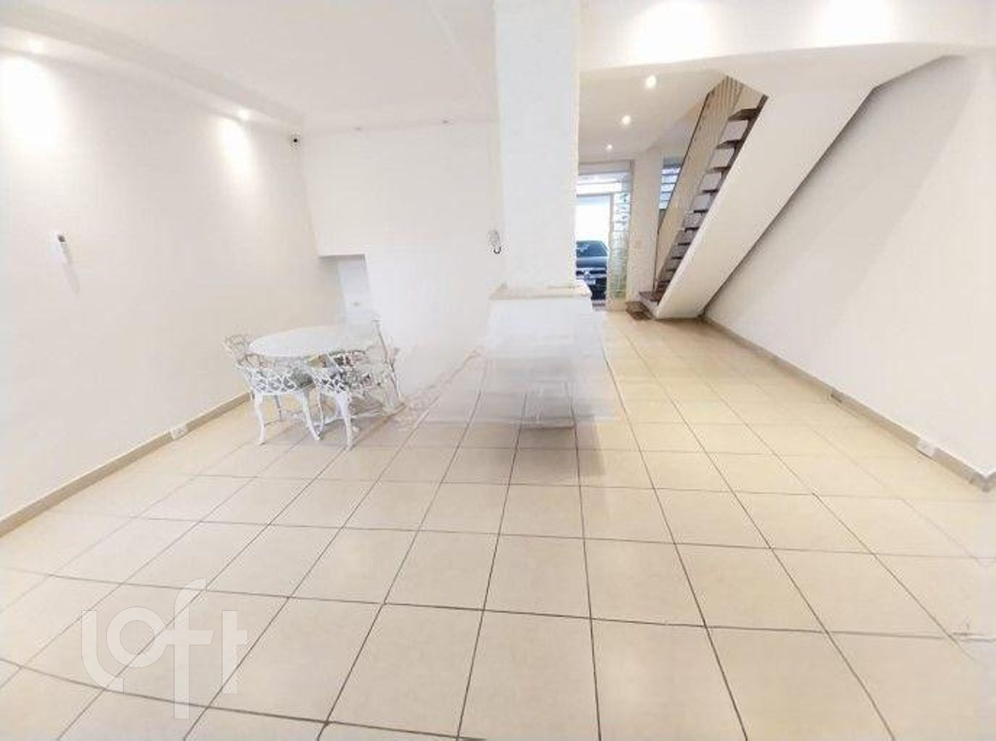 Casa à venda com 3 quartos, 142m² - Foto 1