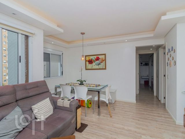 Apartamento com 65m², 3 dormitórios, 1 suíte, 1 vaga, Vila Ipiranga em Porto Alegre