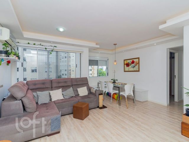 Apartamento com 65m², 3 dormitórios, 1 suíte, 1 vaga, Vila Ipiranga em Porto Alegre