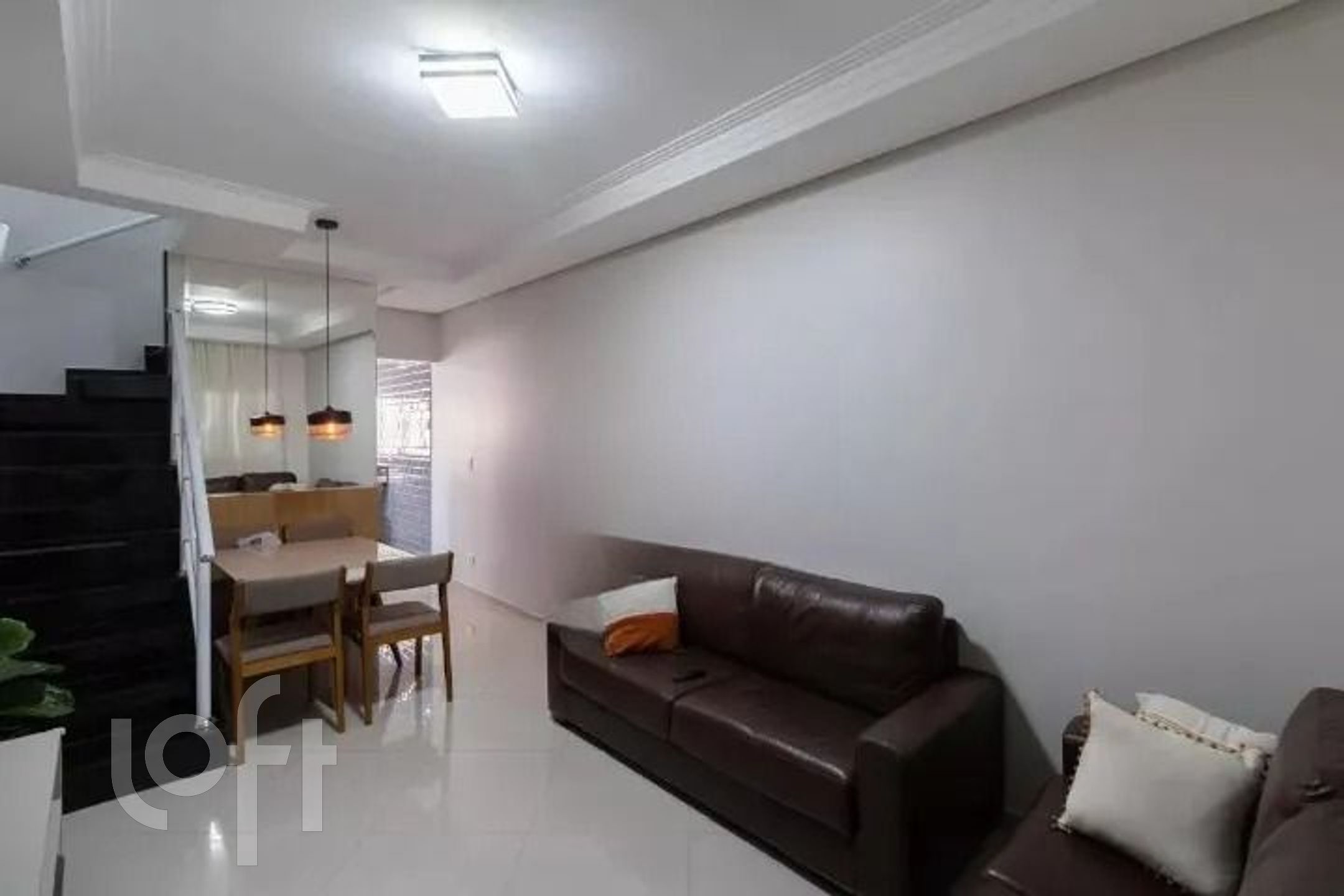 Casa à venda com 2 quartos, 120m² - Foto 2