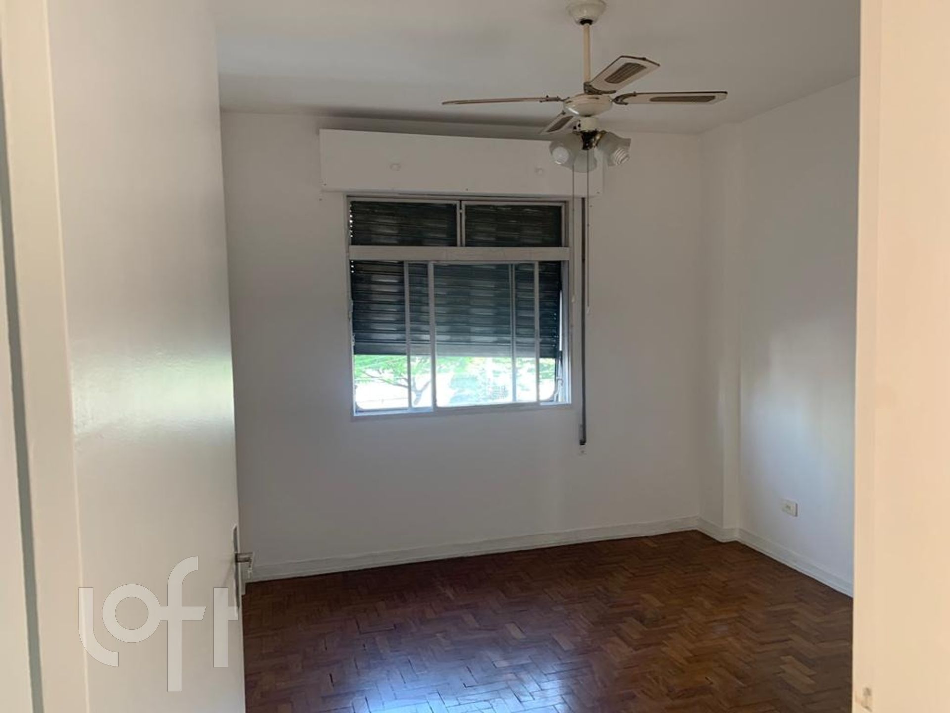 Apartamento à venda com 2 quartos, 75m² - Foto 2