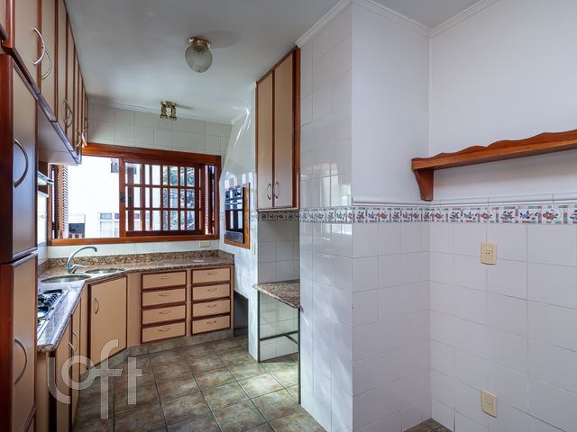 Casa com 300m², 4 dormitórios, 3 suítes, 6 vagas, Jardim Botânico em Porto Alegre
