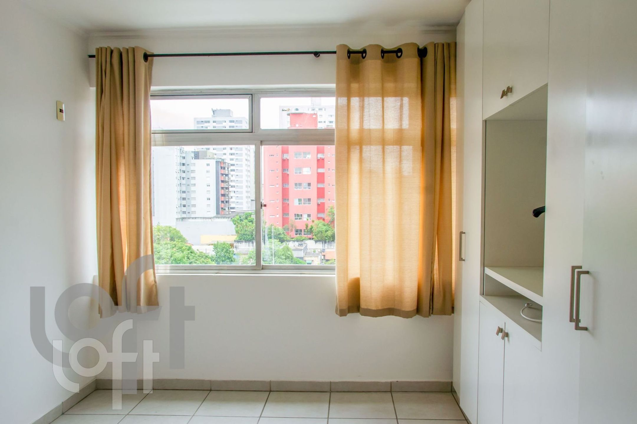 Apartamento à venda com 3 quartos, 150m² - Foto 4