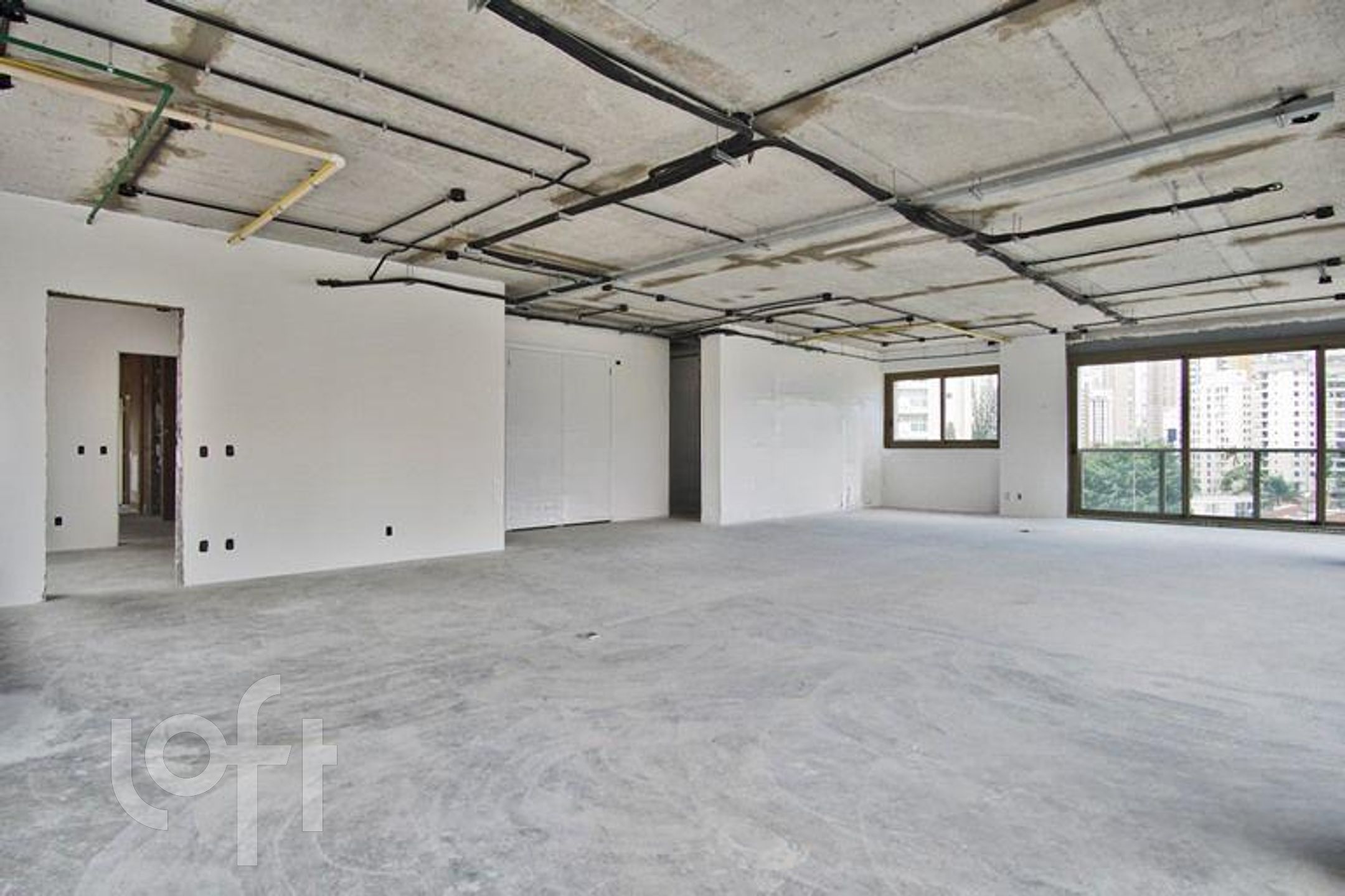 Apartamento à venda com 4 quartos, 358m² - Foto 2