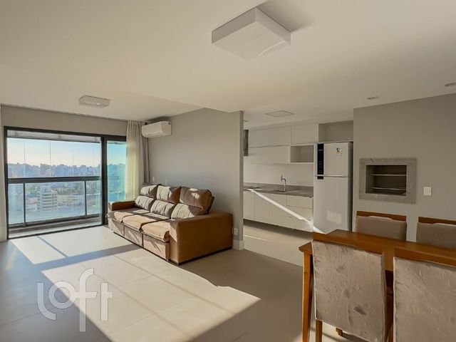 Apartamento com 99m², 3 dormitórios, 2 vagas, Petrópolis em Porto Alegre