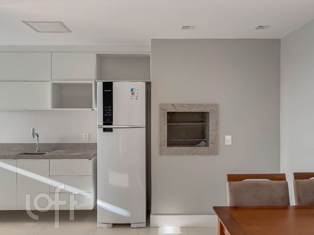 Apartamento com 99m², 3 dormitórios, 2 vagas, Petrópolis em Porto Alegre