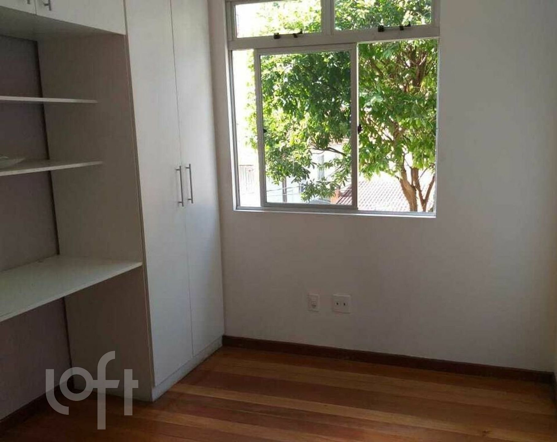 Apartamento à venda com 3 quartos, 158m² - Foto 2