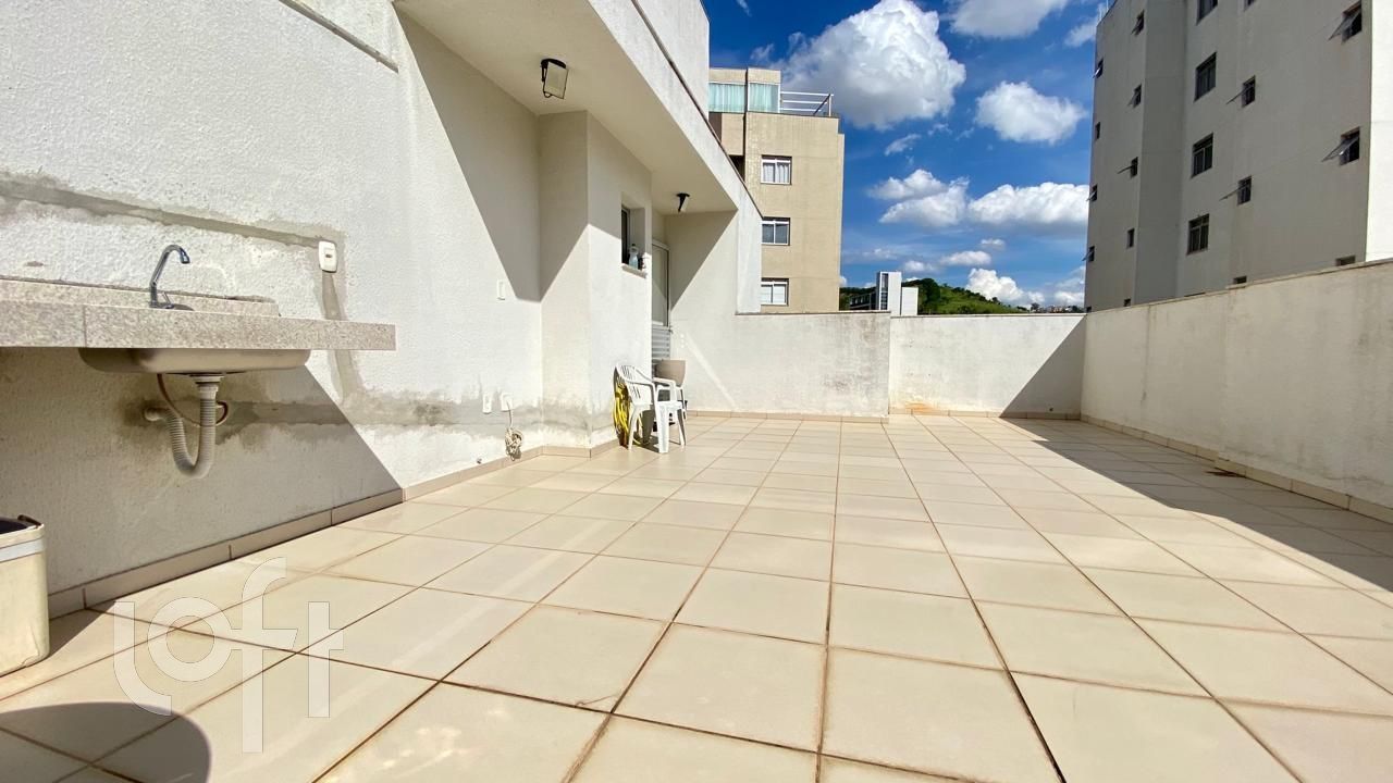 Apartamento à venda com 2 quartos, 110m² - Foto 11