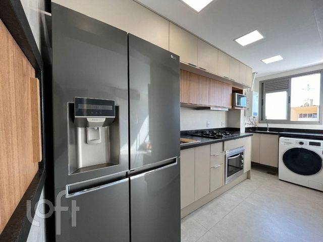 Apartamento com 83m², 3 dormitórios, 1 suíte, 2 vagas, Vila Ipiranga em Porto Alegre