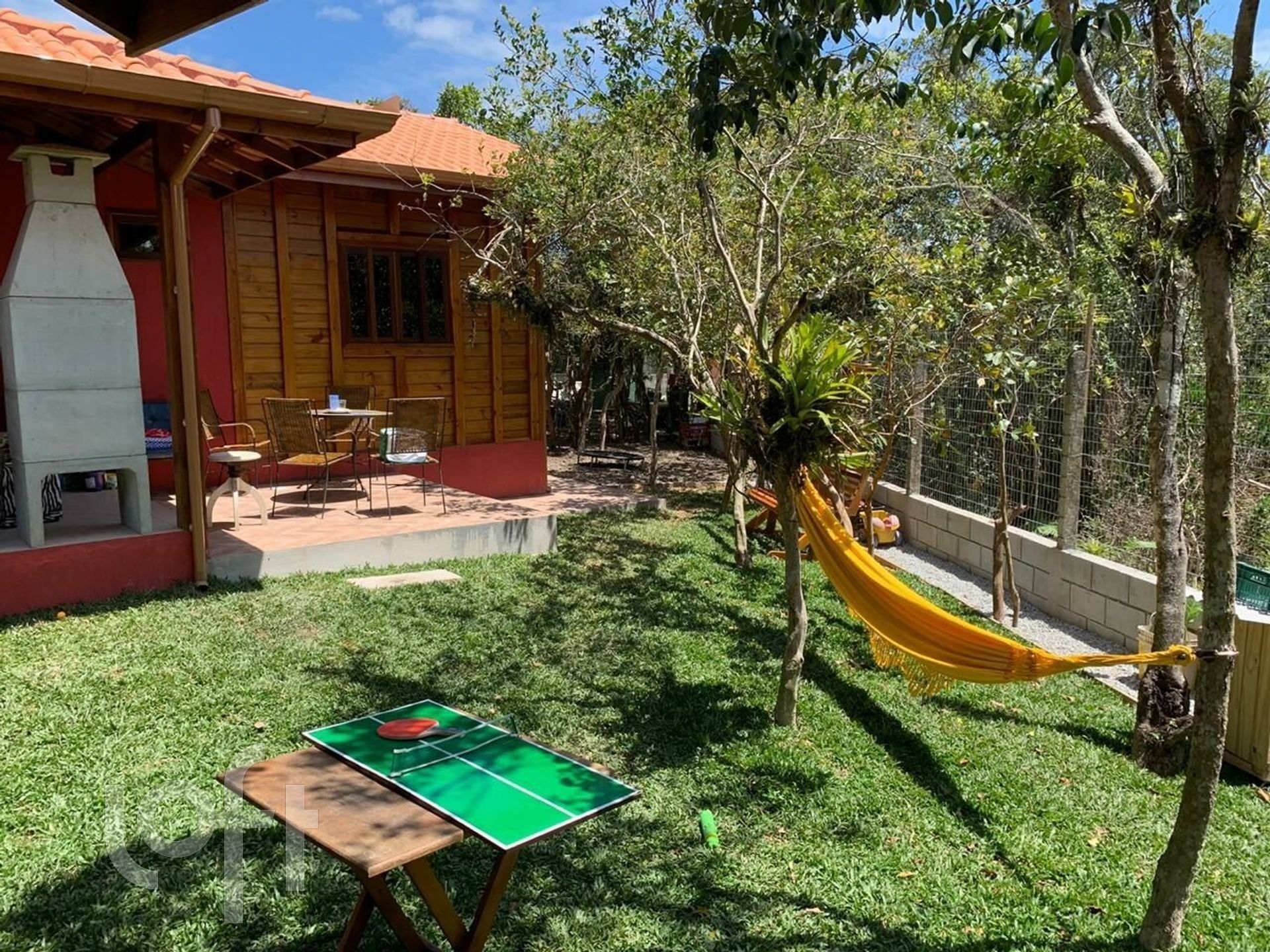 Casa à venda em Pinheira com 400 m², 4 quartos, 1 suíte, 2 vagas