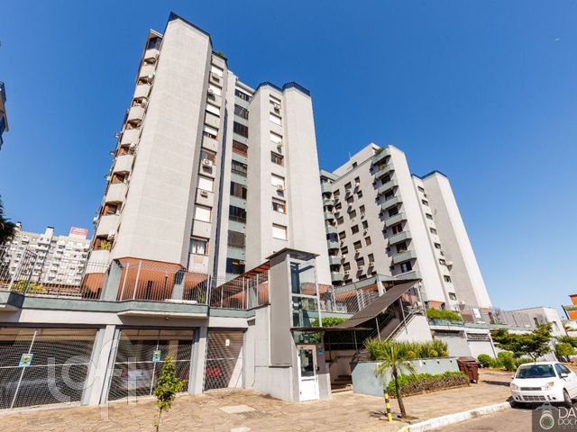 Apartamento com 70m², 2 dormitórios, 1 suíte, 1 vaga, Cristo Redentor em Porto Alegre