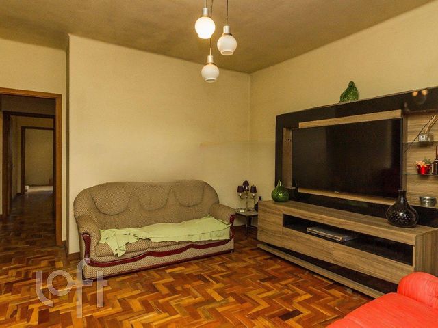 Casa com 256m², 3 dormitórios, 5 vagas, Rio Branco em Porto Alegre