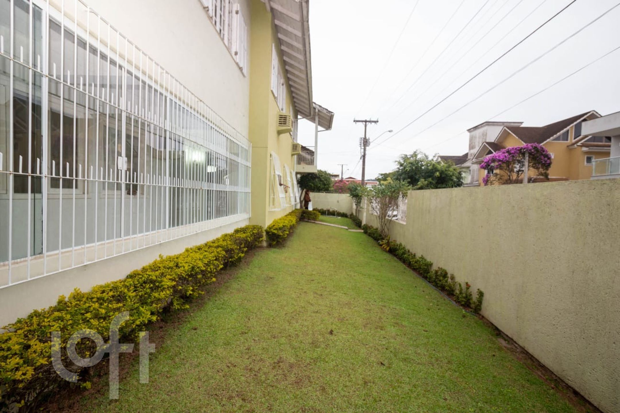 Casa Residencial com 276m², 6 quartos, 3 suítes, 4 garagens, no bairro Santa Mônica em Florianópolis