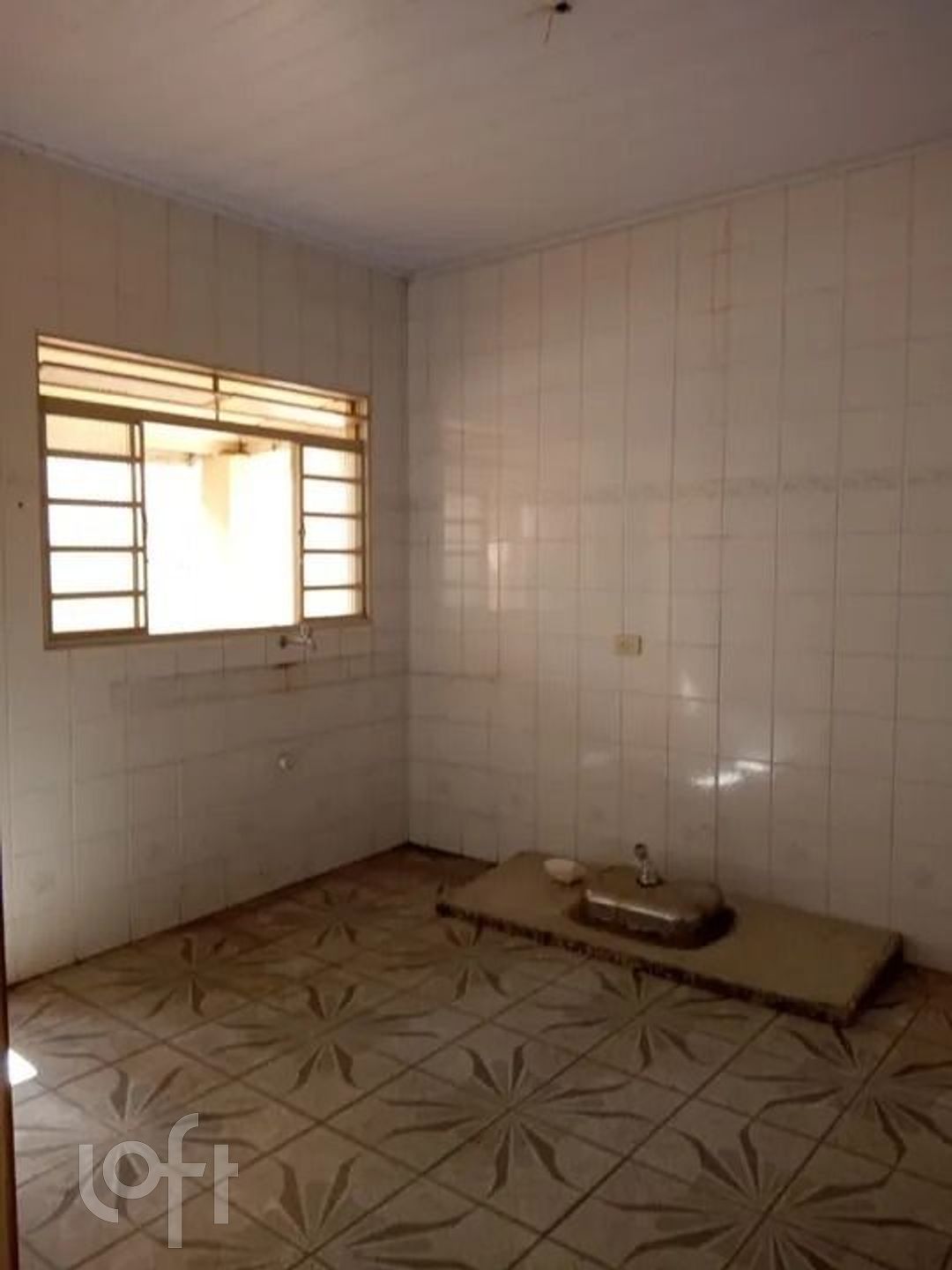 Casa à venda com 4 quartos, 180m² - Foto 2