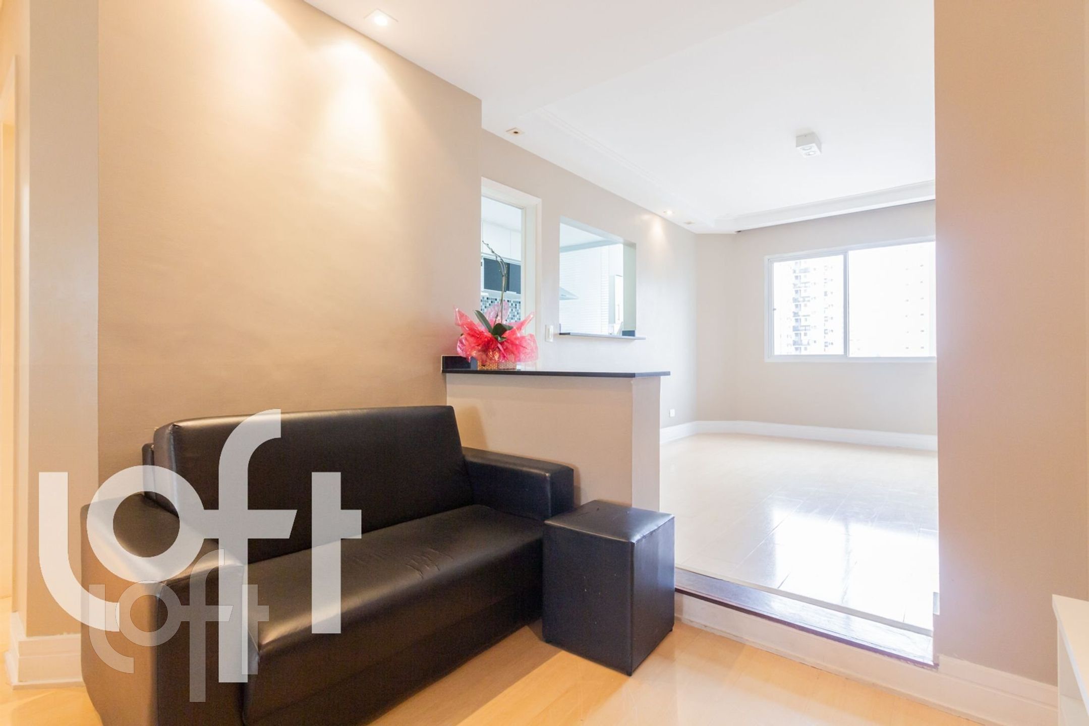 Apartamento à venda com 2 quartos, 76m² - Foto 1