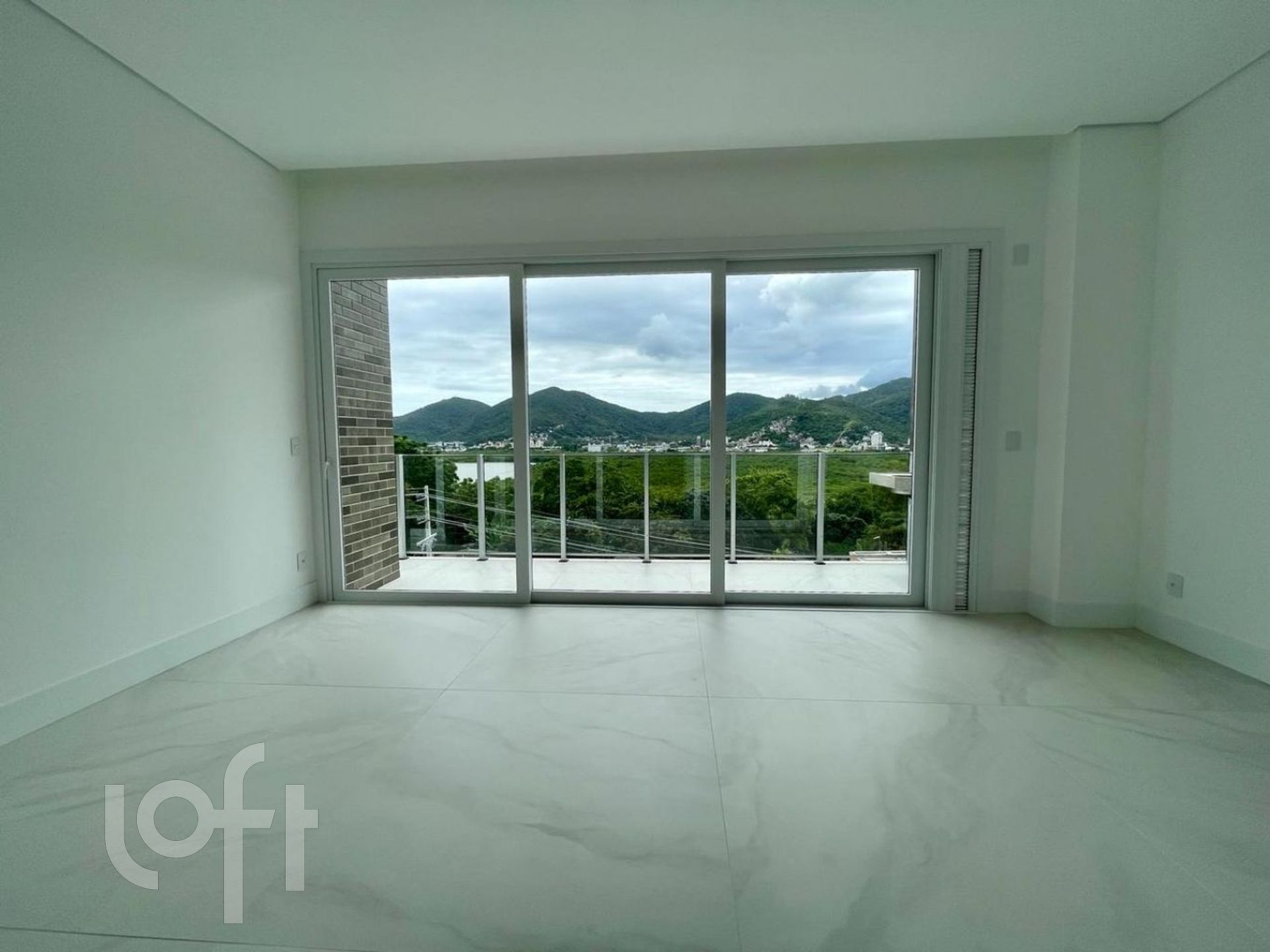 Apartamentos com 133m², 3 quartos, 3 suítes, 2 garagens, no bairro João Paulo em Florianópolis