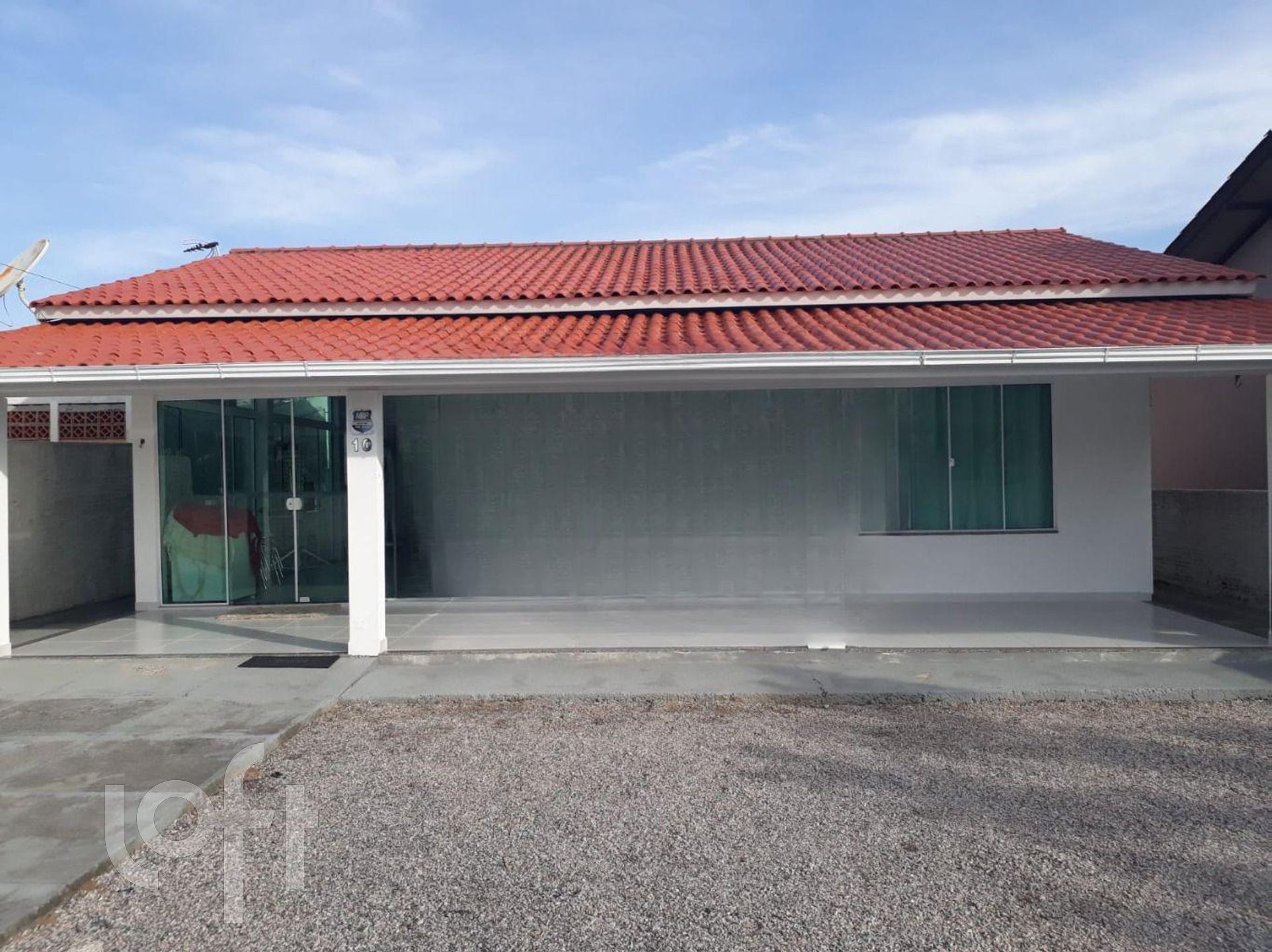 Casa à venda em Pinheira com 120 m², 3 quartos, 1 suíte, 2 vagas