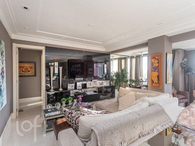 Apartamento com 120m², 3 dormitórios, 1 suíte, 2 vagas, Menino Deus em Porto Alegre