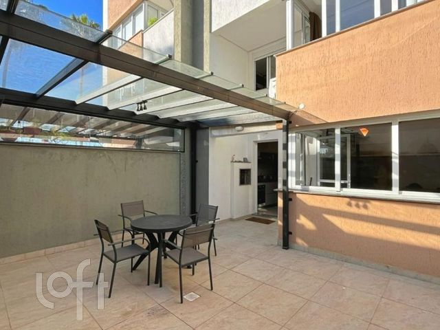 Apartamento com 87m², 2 dormitórios, 1 suíte, 2 vagas, Menino Deus em Porto Alegre