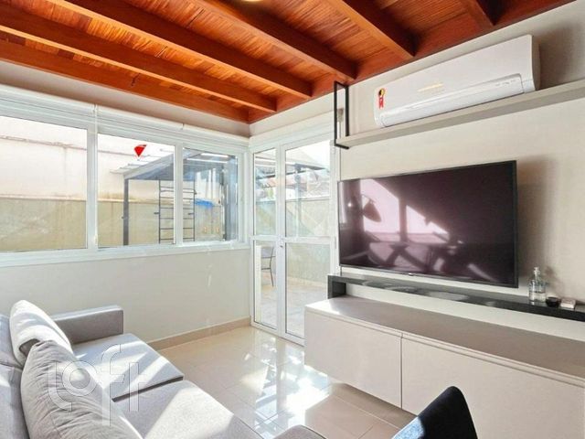 Apartamento com 87m², 2 dormitórios, 1 suíte, 2 vagas, Menino Deus em Porto Alegre