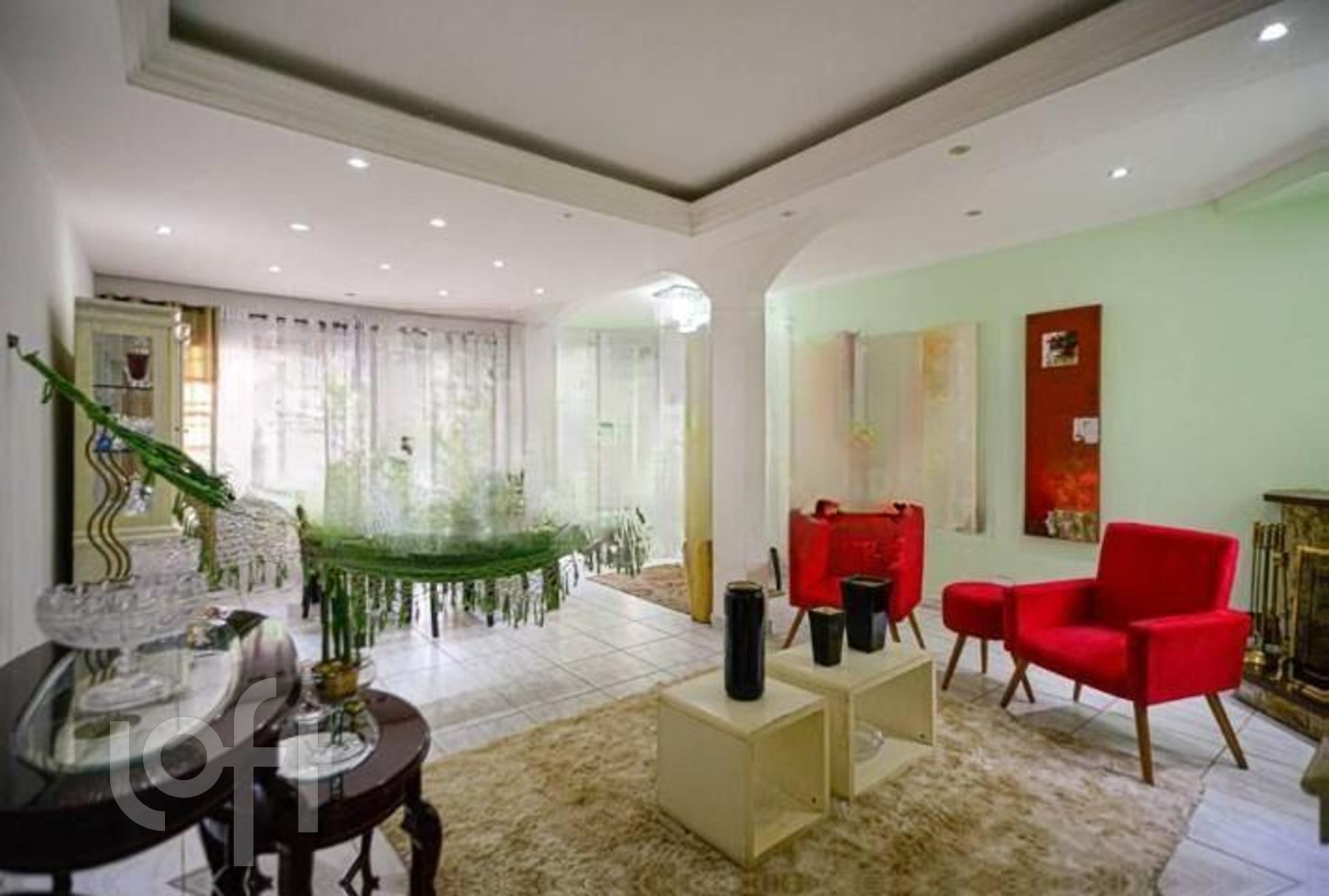 Casa à venda com 3 quartos, 200m² - Foto 1