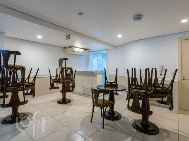 Apartamento com 224m², 3 dormitórios, 1 suíte, 4 vagas, Higienópolis em Porto Alegre