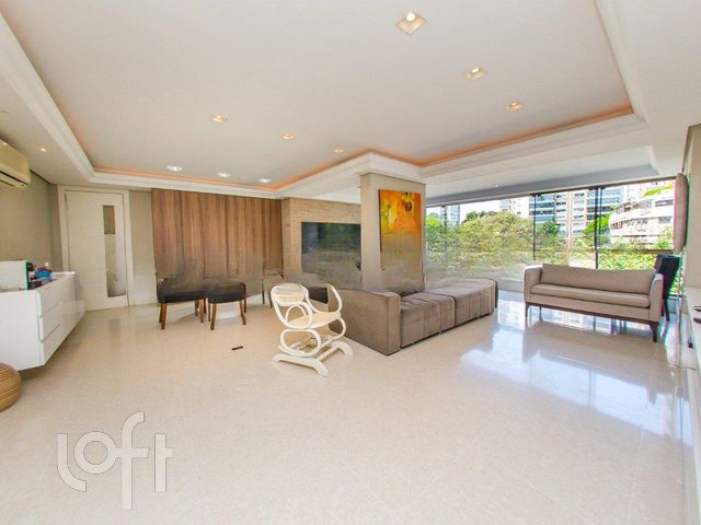 Apartamento com 168m², 3 dormitórios, 1 suíte, 2 vagas, Bela Vista em Porto Alegre