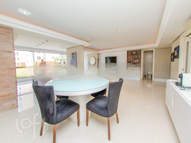 Apartamento com 168m², 3 dormitórios, 1 suíte, 2 vagas, Bela Vista em Porto Alegre