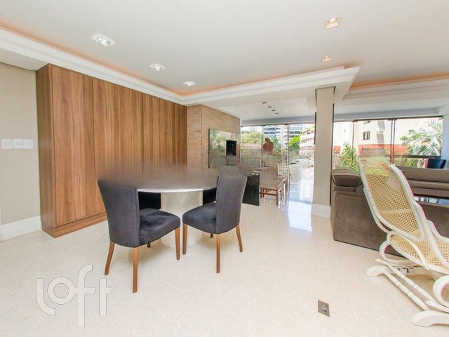 Apartamento com 168m², 3 dormitórios, 1 suíte, 2 vagas, Bela Vista em Porto Alegre