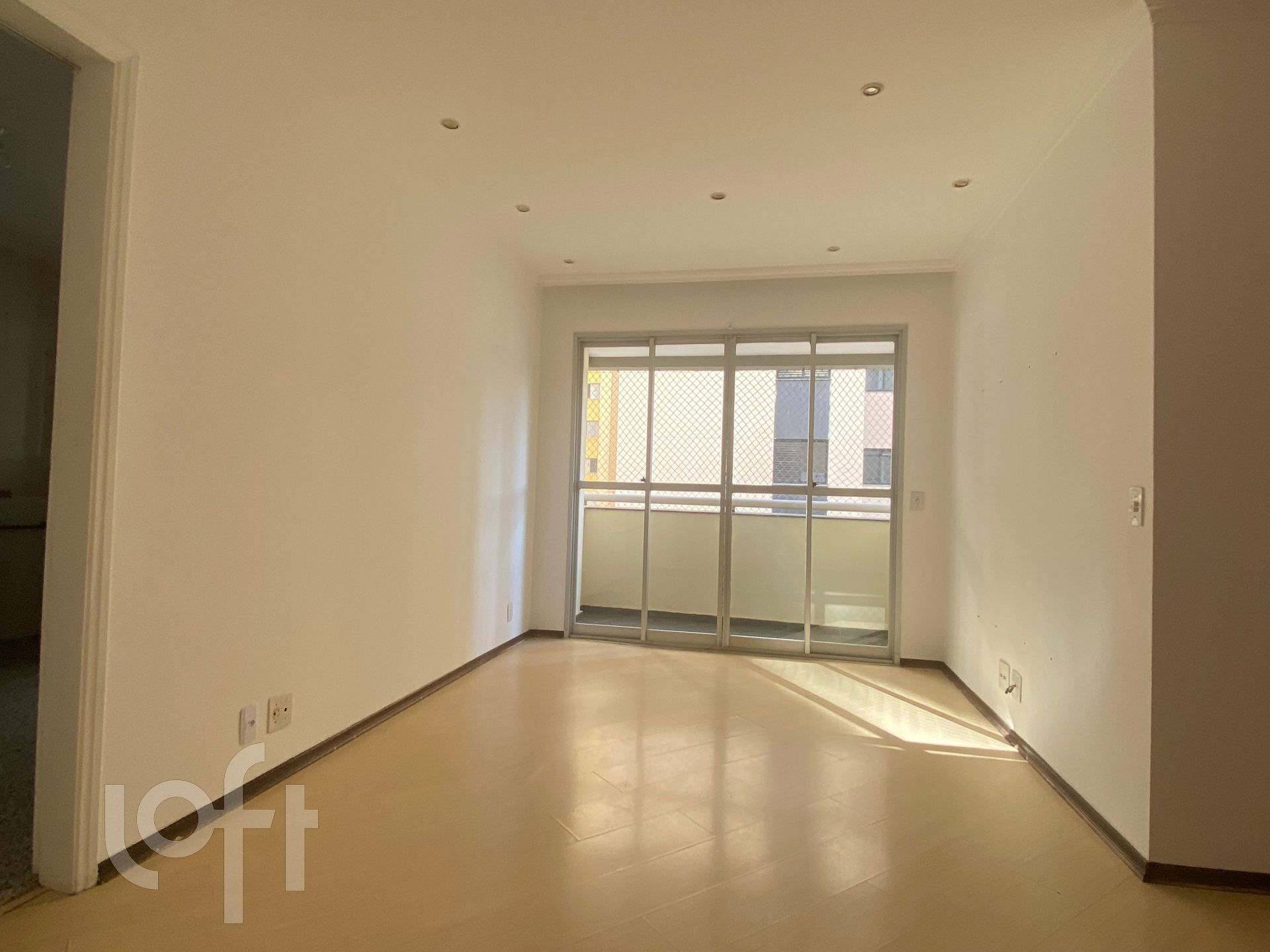 Apartamento à venda com 3 quartos, 74m² - Foto 1