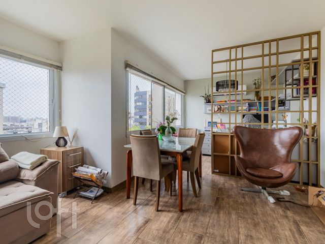 Apartamento com 105m², 3 dormitórios, 1 suíte, 2 vagas, Petrópolis em Porto Alegre