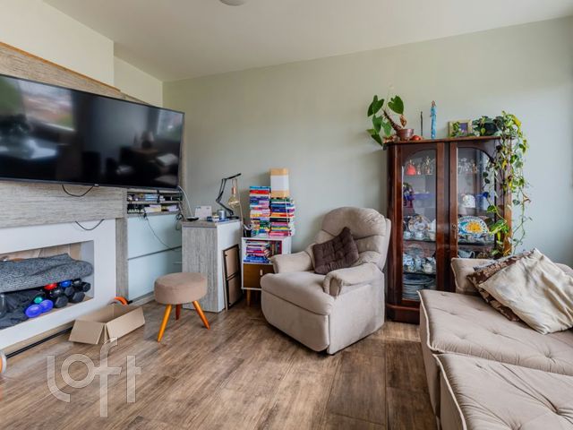 Apartamento com 105m², 3 dormitórios, 1 suíte, 2 vagas, Petrópolis em Porto Alegre