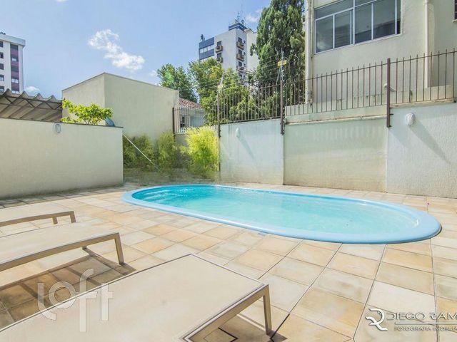 Apartamento com 105m², 3 dormitórios, 1 suíte, 2 vagas, Petrópolis em Porto Alegre