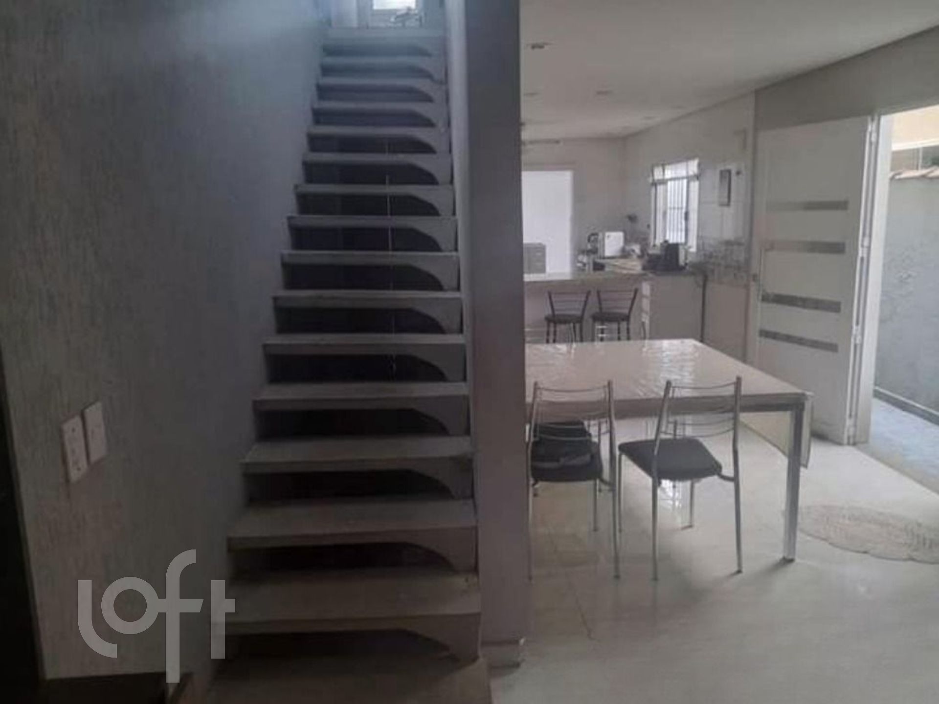 Casa à venda com 3 quartos, 125m² - Foto 2