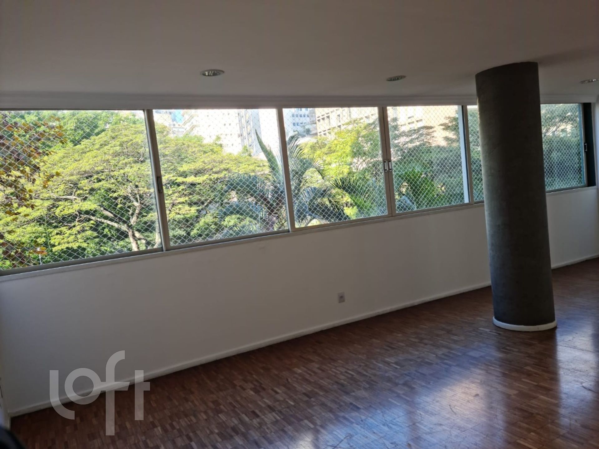 Apartamento à venda com 3 quartos, 170m² - Foto 2