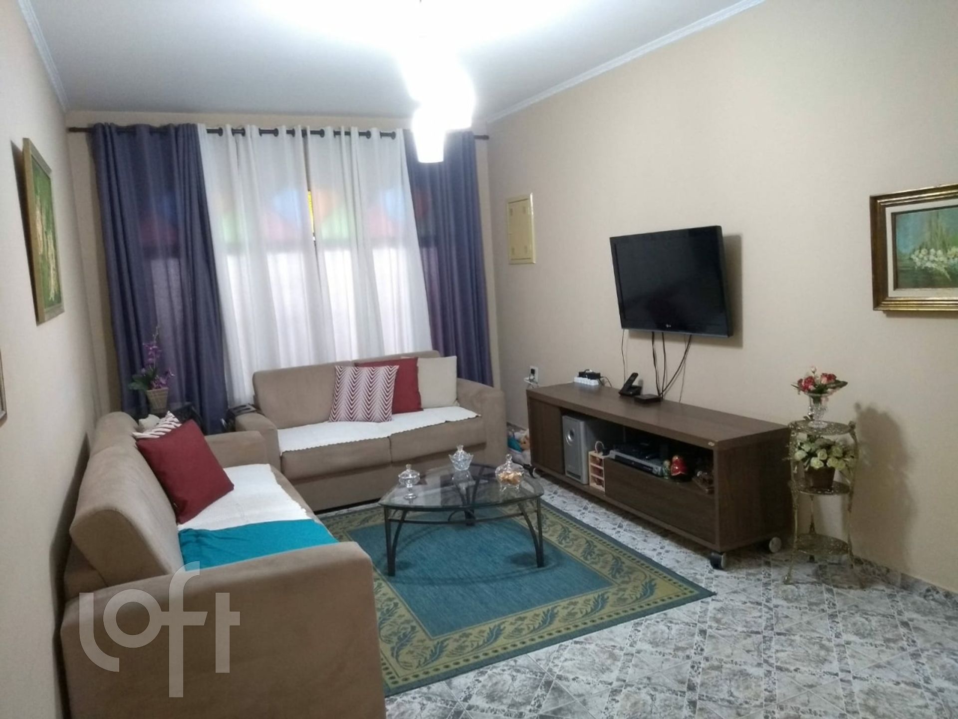 Casa à venda com 3 quartos, 198m² - Foto 1