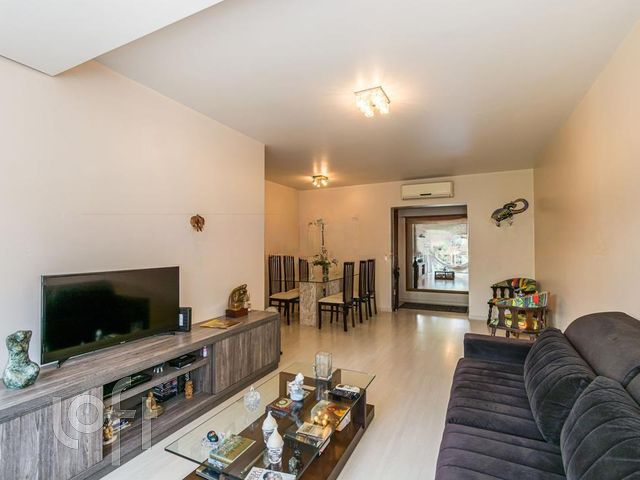 Apartamento com 94m², 2 dormitórios, 1 suíte, 1 vaga, Petrópolis em Porto Alegre