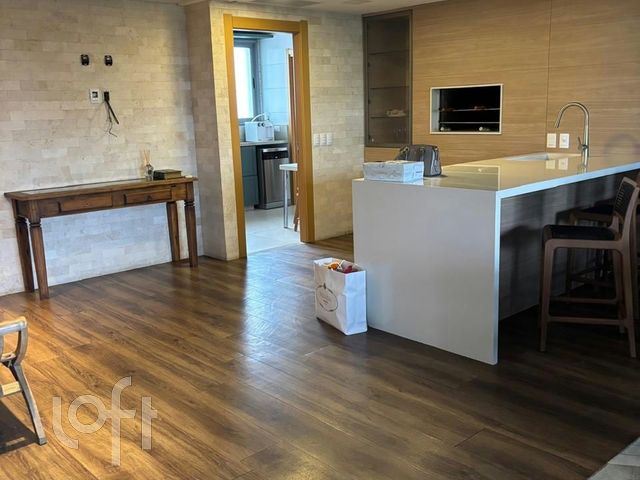 Apartamento com 233m², 4 dormitórios, 3 suítes, 4 vagas, Jardim Europa em Porto Alegre