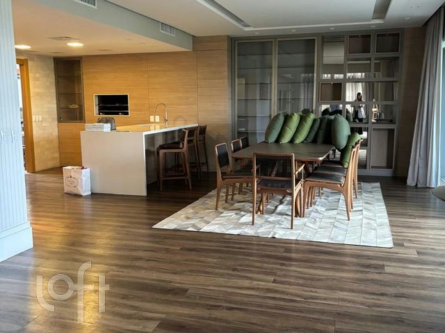 Apartamento com 233m², 4 dormitórios, 3 suítes, 4 vagas, Jardim Europa em Porto Alegre