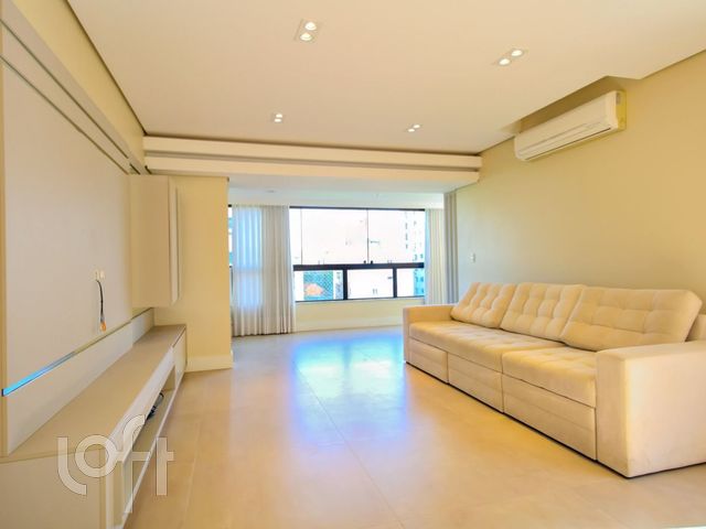 Apartamento com 92m², 2 dormitórios, 1 suíte, 2 vagas, Independência em Porto Alegre