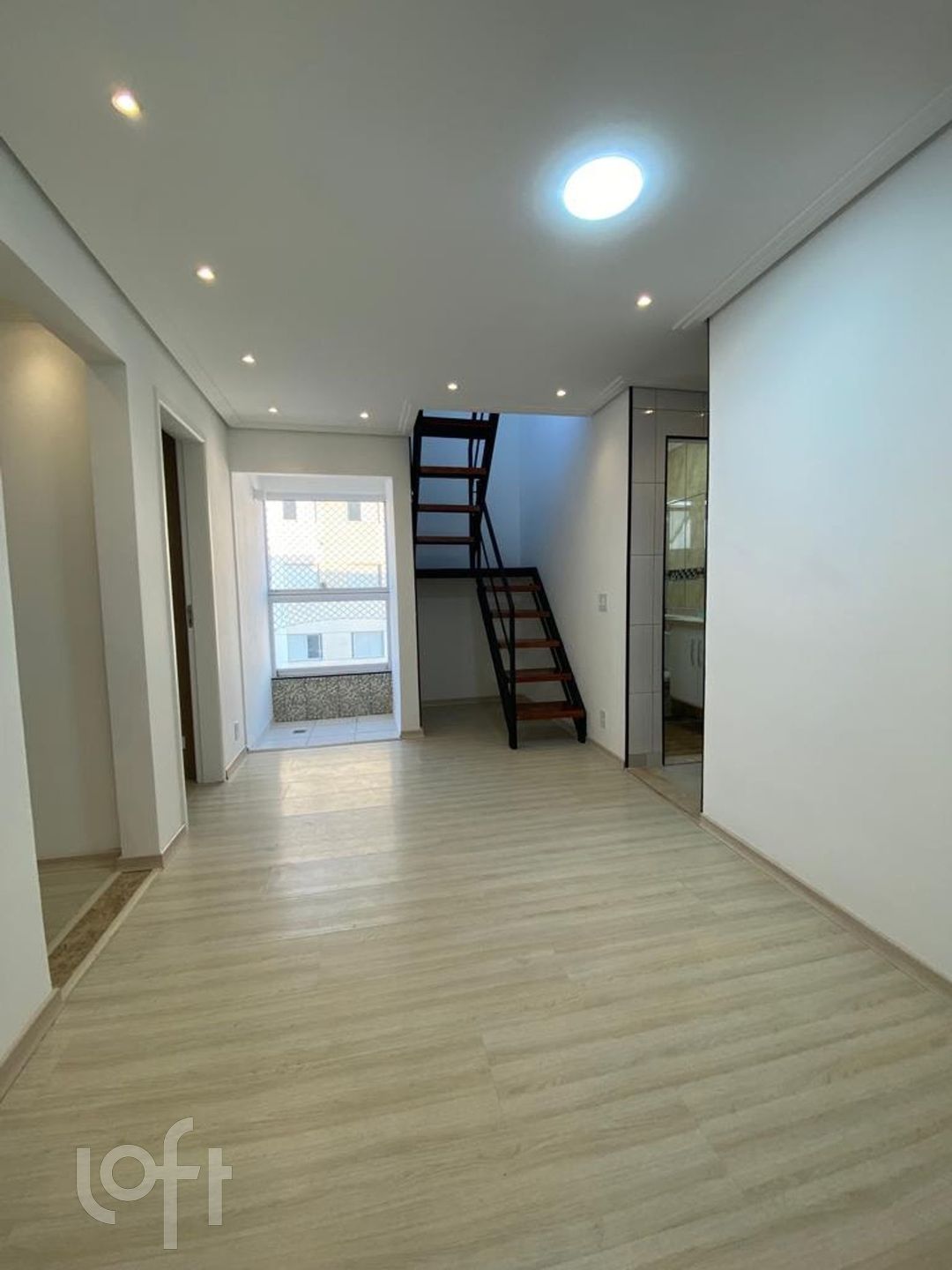 Apartamento à venda com 3 quartos, 120m² - Foto 1